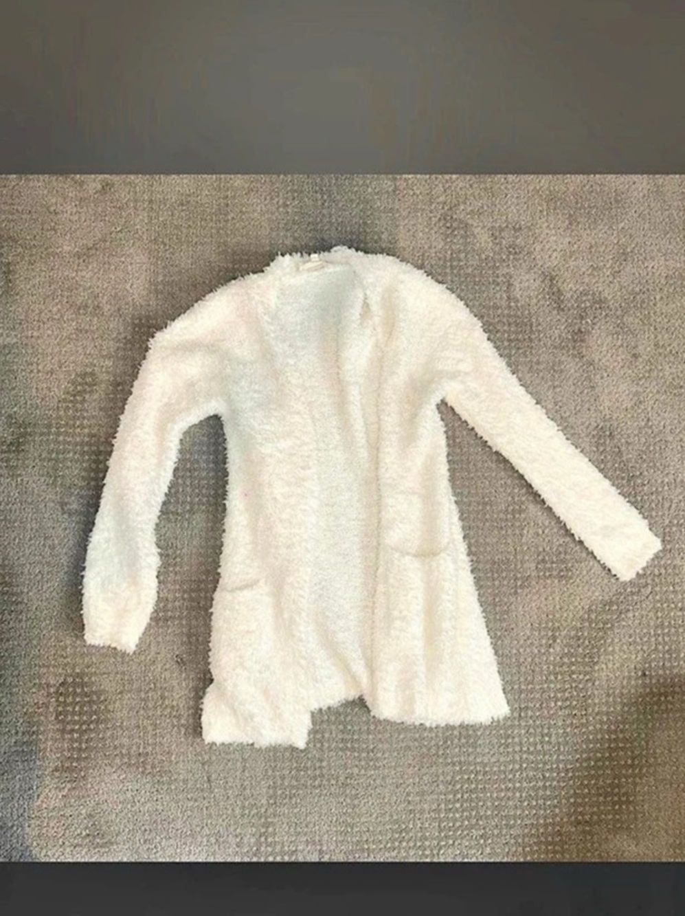 White fuzzy cardigan with pockets